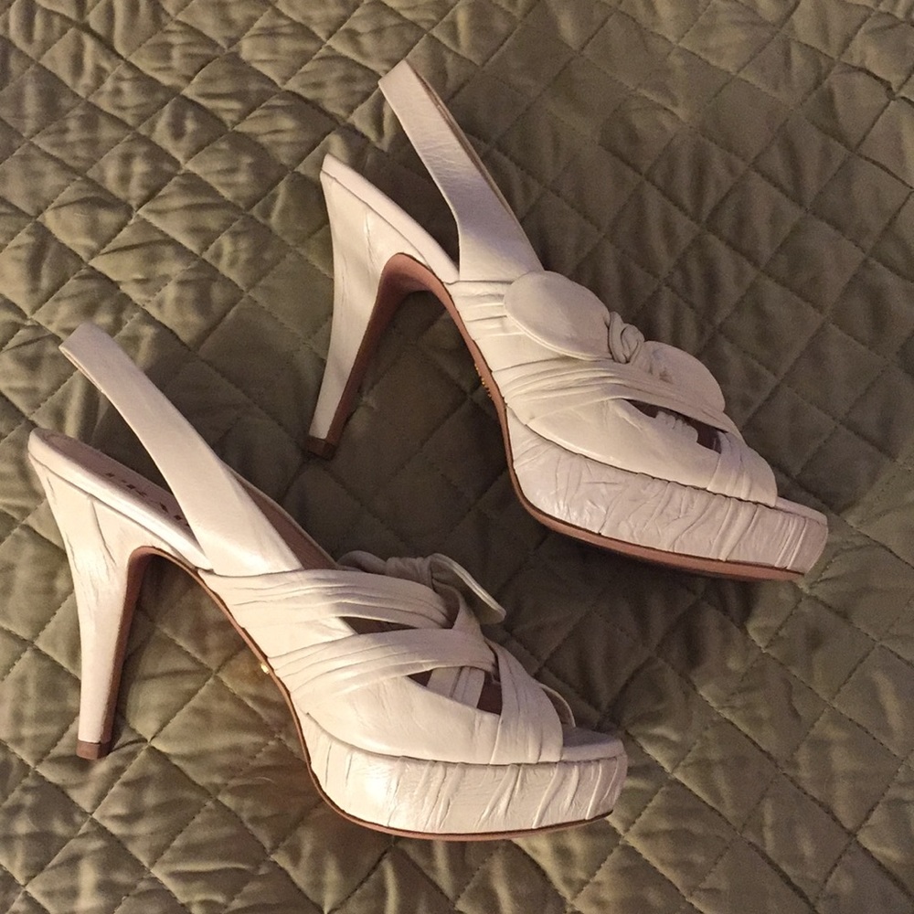Authentic Prada Cream Leather Heels - Picture 3 of 4